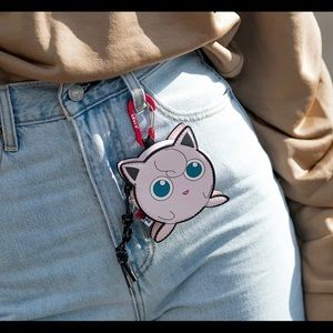 LEVI ’S® X POKÉMON POKEMON CLIP-ON pouch